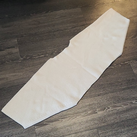 Uniqlo and Lemaire Sweater Scarf - Picture 4 of 4